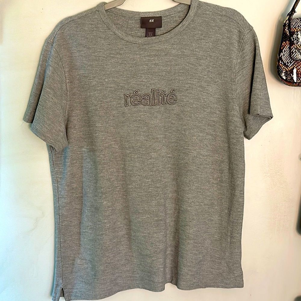 NWOT-H&M REALITE TSHIRT